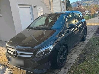 Gebraucht Mercedes B200 136 PS (100 kW) 2019 Schwarz Van / Kleinbus