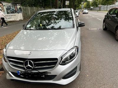 Gebraucht Mercedes B180 Style 109 PS (80 kW) 2016 Silber Van / Kleinbus
