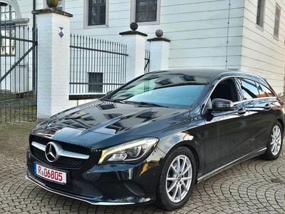 Gebraucht Mercedes CLA200 Shooting Brake 156 PS (114 kW) 2019 Schwarz Kombi