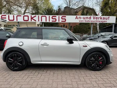 Używany Mini John Cooper Works 231 KM (169 kW) 2015 Srebrny Hatchback