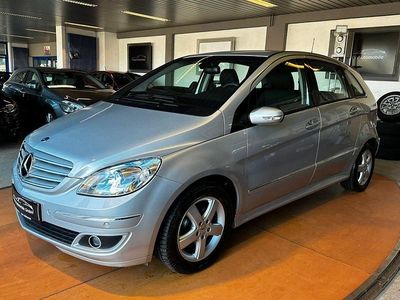 Silber Gebraucht 2007 Mercedes B170 Van / Kleinbus | 8.750 € (Teuer)
