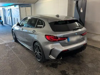 Gebraucht BMW 120 M Sport 190 PS (139 kW) 2023 Grau Kleinwagen