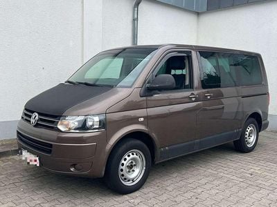 Gebraucht VW Caravelle Highline 140 PS (102 kW) 2015 Toffee/graciosabraun Van / Kleinbus