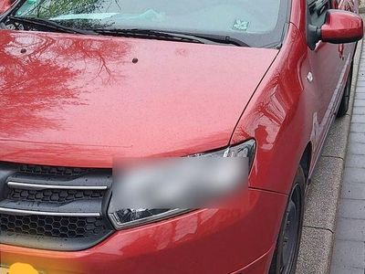 Rot Gebraucht 2014 Dacia Logan MCV Lauréate Kombi | 3.999 € (Fairer Preis)