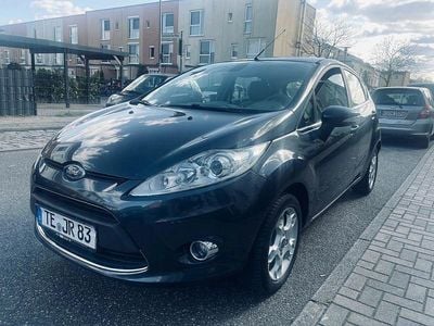 Grau Gebraucht 2009 Ford Fiesta Limousine | 2.500 € (Guter Preis)