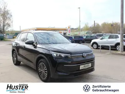 Gebraucht VW Tiguan Goal 150 PS (110 kW) 2025 Schwarz SUV