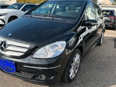 Mercedes B200