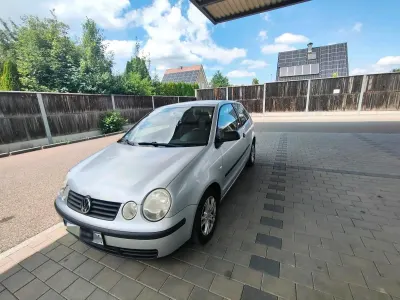 Gebraucht VW Polo Basis 65 PS (47 kW) 2004 Silber Kleinwagen