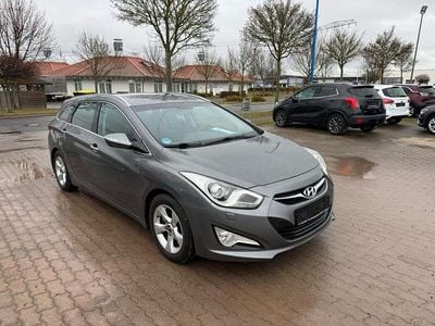 Gebraucht Hyundai i40 Edition 136 PS (100 kW) 2013 Silber Kombi
