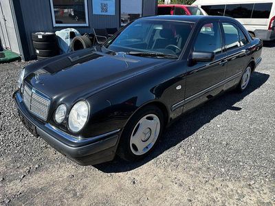 Mercedes E280