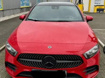 Gebraucht Mercedes A200 AMG line 163 PS (119 kW) 2019 Rot Limousine