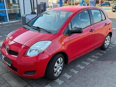 Gebraucht Toyota Yaris 63 PS (46 kW) 2009 Rot Kleinwagen