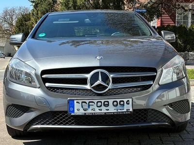 Gebraucht Mercedes A180 122 PS (89 kW) 2013 Silber Kleinwagen