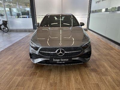 Grau Gebraucht 2024 Mercedes A200 AMG line Kleinwagen | 34.666 € (Etwas zu teuer)