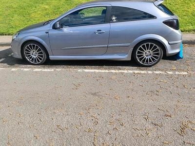 Usata Opel Astra GTC 105 CV (77 kW) 2005 Argento Berlina