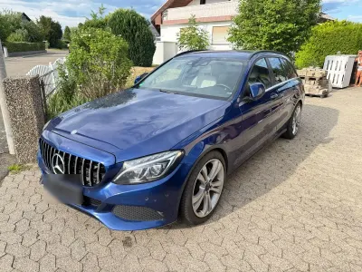 Gebraucht Mercedes C220 170 PS (125 kW) 2014 Blau Limousine