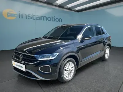 Second-hand VW T-Roc Life 150 CP (110 kW) 2023 Negru SUV