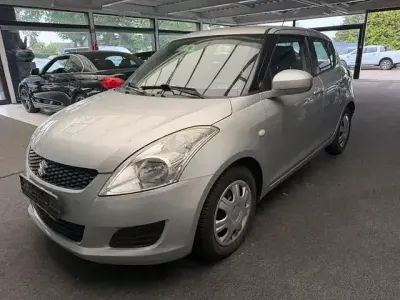 Gebraucht Suzuki Swift Club 94 PS (69 kW) 2012 Silber Kleinwagen