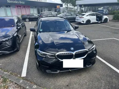 Używany BMW 330e Sport Line 292 KM (214 kW) 2022 Czarny Kombi