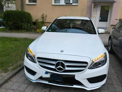 Gebraucht Mercedes C180 AMG line 156 PS (114 kW) 2016 Weiß Limousine