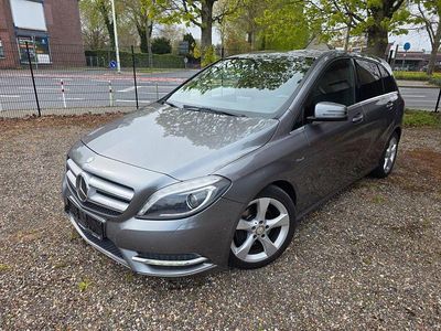 Gebraucht Mercedes B180 Sport Edition 109 PS (80 kW) 2012 Grau Van / Kleinbus
