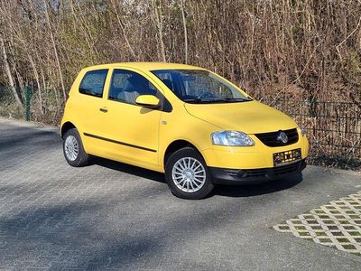 Gebraucht VW Fox 54 PS (39 kW) 2007 Gelb Kleinwagen