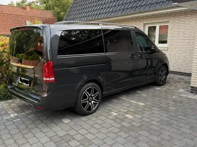 Gebraucht Mercedes V300 AMG line 237 PS (174 kW) 2020 Grau Van / Kleinbus