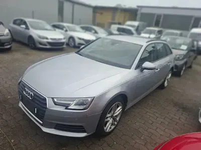 Gebraucht Audi A4 Basis 190 PS (139 kW) 2018 Florettsilber Kombi