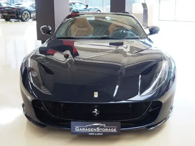 Gebraucht Ferrari 812 799 PS (587 kW) 2024 Blau Cabrio