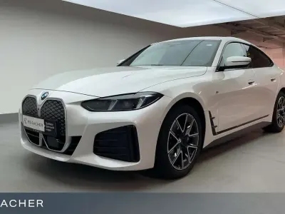 Gebraucht BMW i4 M Sport 294 kW (401 PS) 2025 Mineralweiss metallic Limousine