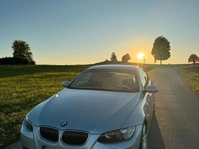 Silber Gebraucht 2006 BMW 325 Coupé | 12.490 €