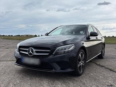 Gebraucht Mercedes C220 194 PS (142 kW) 2021 Schwarz Kombi