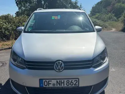 Gebraucht VW Touran Comfortline 140 PS (102 kW) 2014 Silber Van / Kleinbus