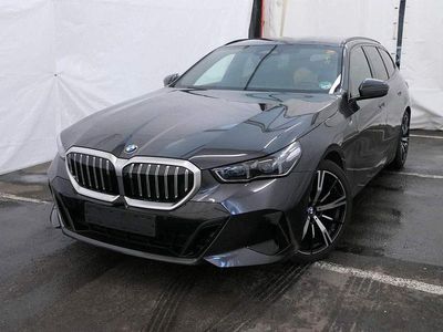 Gebraucht BMW 520 M Sport 197 PS (144 kW) 2025 Sophistograu brillanteffekt Kombi