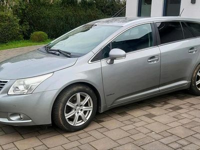 Gebraucht Toyota Avensis Executive 150 PS (110 kW) 2011 Silber Kombi