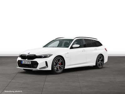 Second-hand BMW 330e M Sport 292 CP (214 kW) 2025 Alb Break