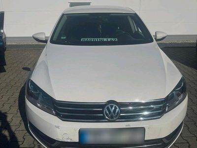 Gebraucht VW Passat 172 PS (126 kW) 2011 Weiß Limousine