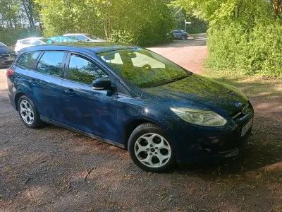 Używany Ford Focus 125 KM (91 kW) 2012 Niebieski Kombi