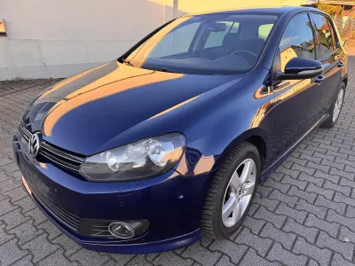 Gebraucht VW Golf VI Team 122 PS (89 kW) 2011 Blau Kleinwagen