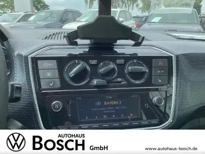 Gebraucht VW up! Move 65 PS (47 kW) 2021 Weiß Kleinwagen