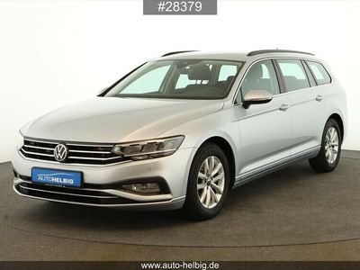 Gebraucht VW Passat Business 150 PS (110 kW) 2022 Scale silver metallic Kombi