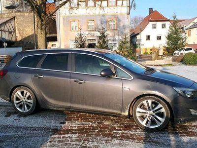 gebraucht Opel Astra Sports Tourer AHK, 8-fach bereift, TÜV 09/25