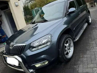 Usata Skoda Yeti 110 CV (80 kW) 2014 Grigio SUV