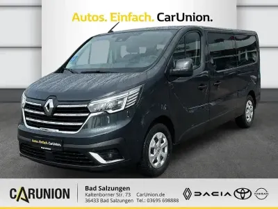 Gebraucht Renault Trafic Life 150 PS (110 kW) 2023 Kometengrau Van / Kleinbus