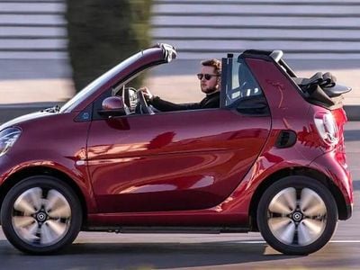 Rot Gebraucht 2022 Smart ForTwo Coupé Cabrio | 19.500 €