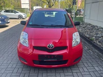 Begagnad Toyota Yaris Cool 69 HK (50 kW) 2011 Röd Halvkombi