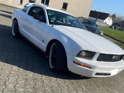 Gebraucht Ford Mustang 212 PS (155 kW) 2005 Weiß Coupé
