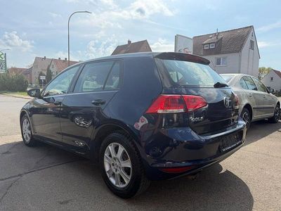 Gebraucht VW Golf VII Trendline 105 PS (77 kW) 2013 Blau Limousine