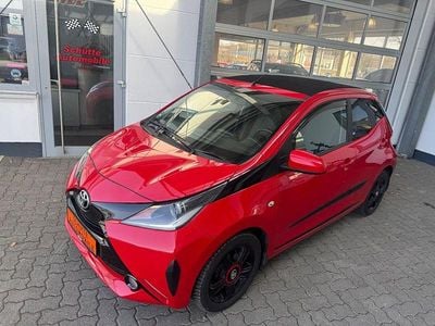 Gebraucht Toyota Aygo X-wave 69 PS (50 kW) 2014 Rot Kleinwagen