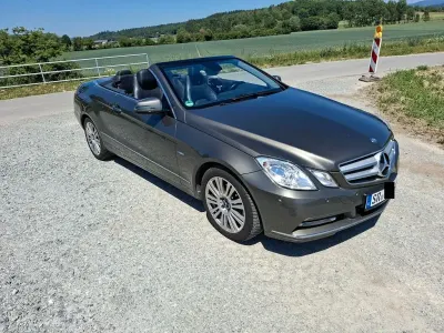 Usado Mercedes E200 Elegance 184 CV (135 kW) 2012 Gris Descapotable